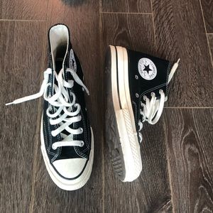 Black Converse Women’s size 7